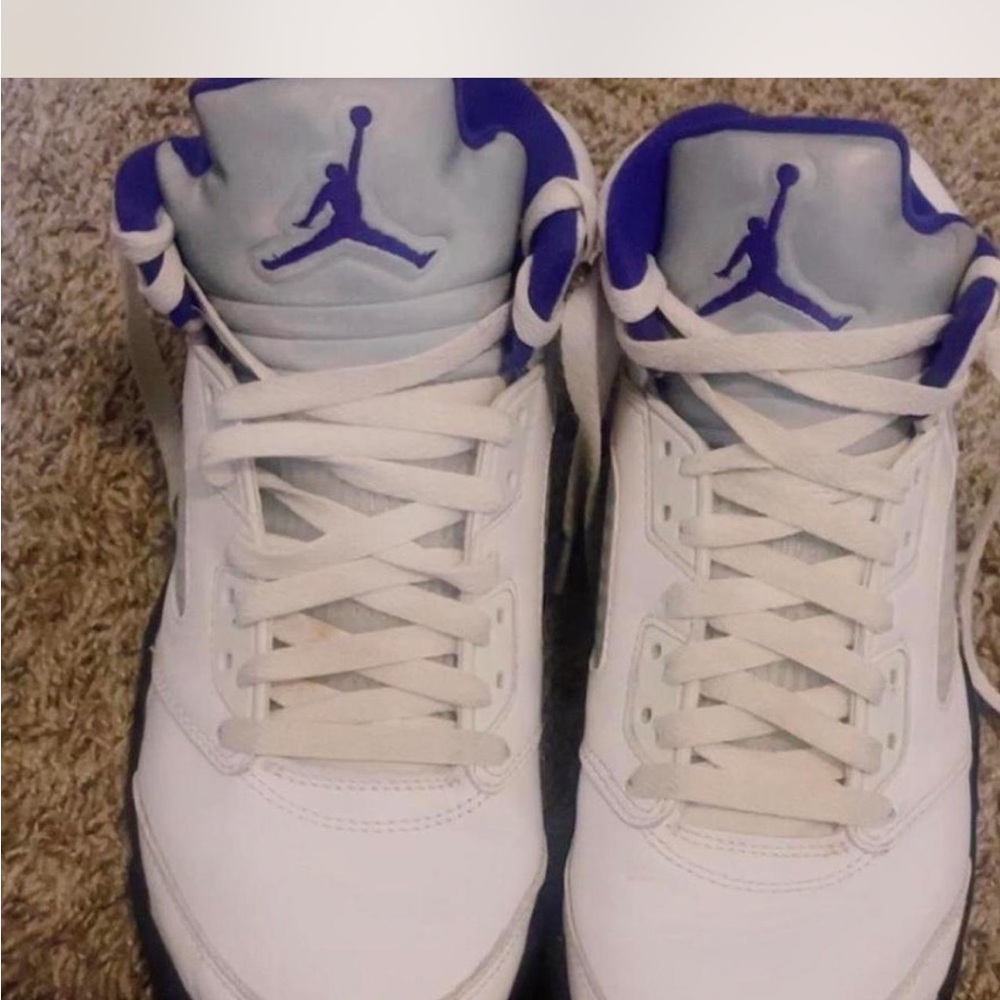 Jordan Athletic Shoes White and Purple